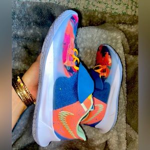 Gently Used Nike Kyrie Low 3 Atomic Pink Stone Blue